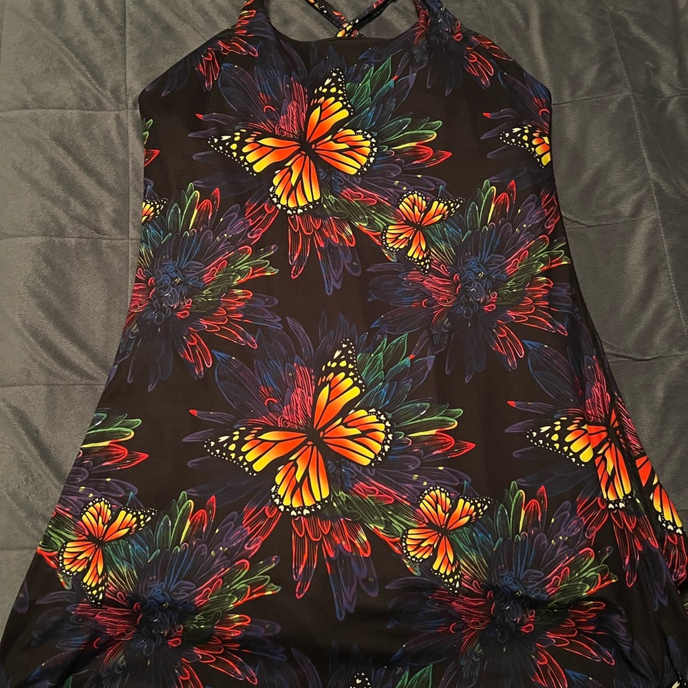 Constantly Varied Gear Strapless Dress with Vibrant Butterfly Design - Picture 2 of 3